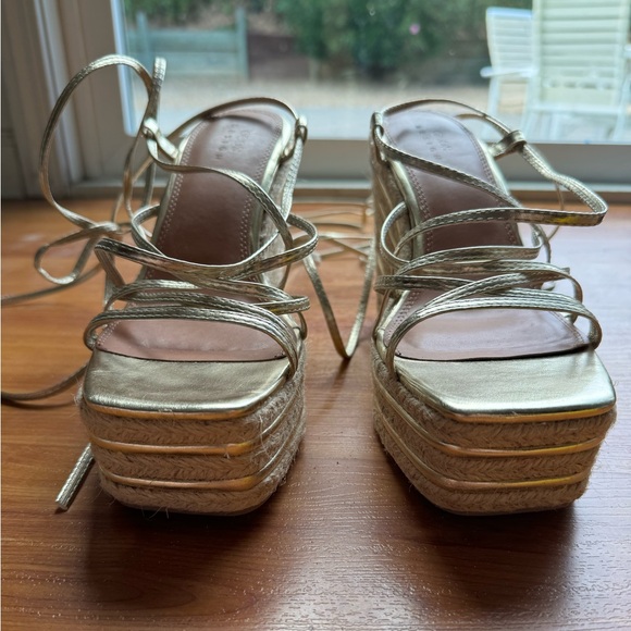 ASOS DESIGN Thalia strappy tie leg wedges in gold size 9 - Picture 6 of 16